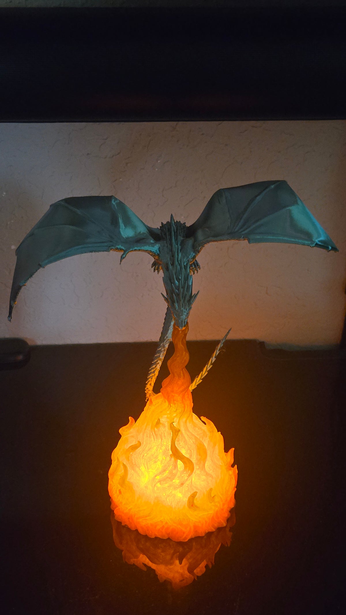 Fire-Breathing Dragon – Battery-Powered 3D-Printed Accent Lamp