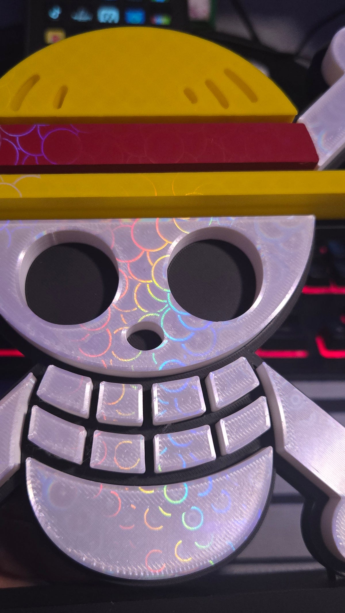 One Piece Straw Hat Jolly Roger – 3D-Printed Desk Stand