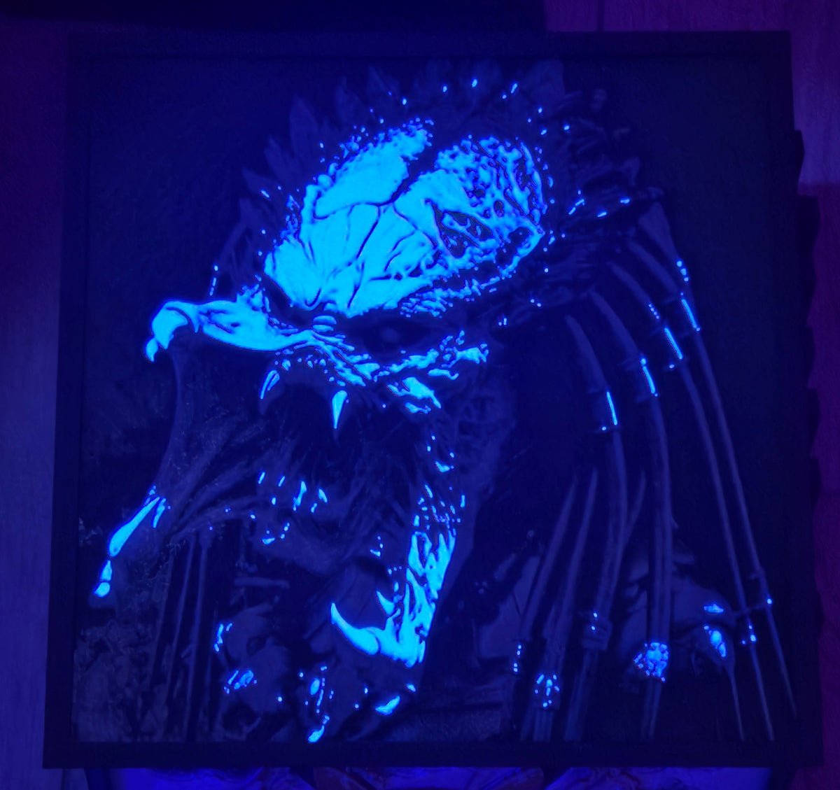 Predator Skeleton Warrior – Framed UV-Reactive HueForge Art